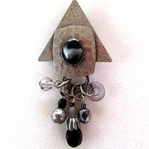 Vintage hammered pewter tone geometic metal brooch with dangling beads-lapel pin - Picture 4 of 5